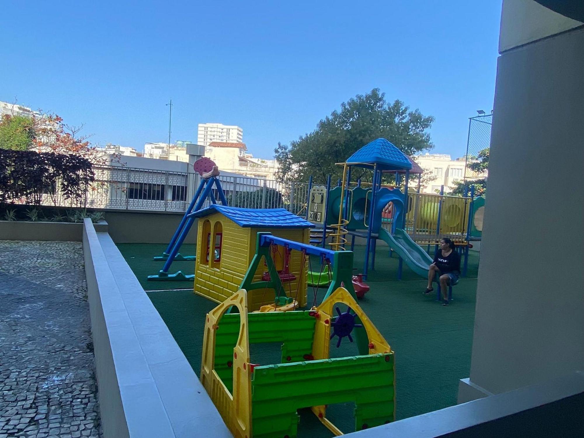 Apartamento Espetacular Dois Quartos Com No Leblon
